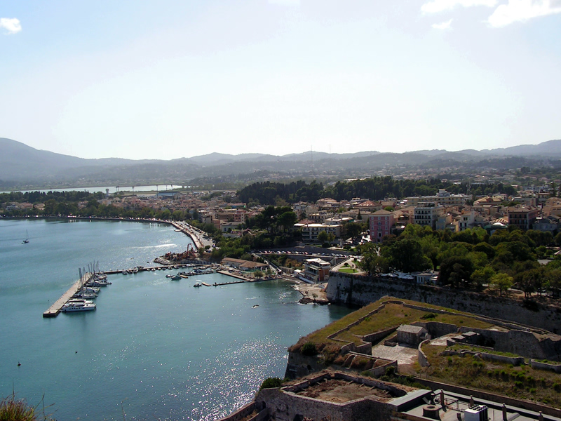 Вид на остров Корфу со старой Крепости