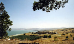 Вид с горы, на которой была произнесена Нагорная проповедь на Галилейское море