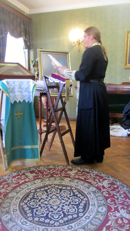 Молебен в квартире святого праведного Иоанна Кронштадтского