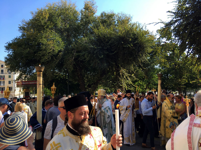 Крестный ход с мощами Святителя Спиридона Тримифунтского на Корфу