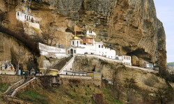 Бахчисарайский Успенский монастырь. Крым